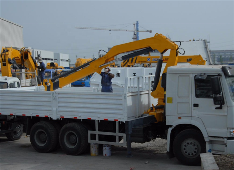 XCMG Official 5 ton truck mounted crane China mini Crane SQ5ZK2Q knuckle boom crane Price